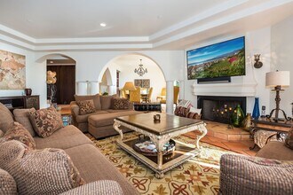 875 Sand Point Rd in Carpinteria, CA - Building Photo - Building Photo