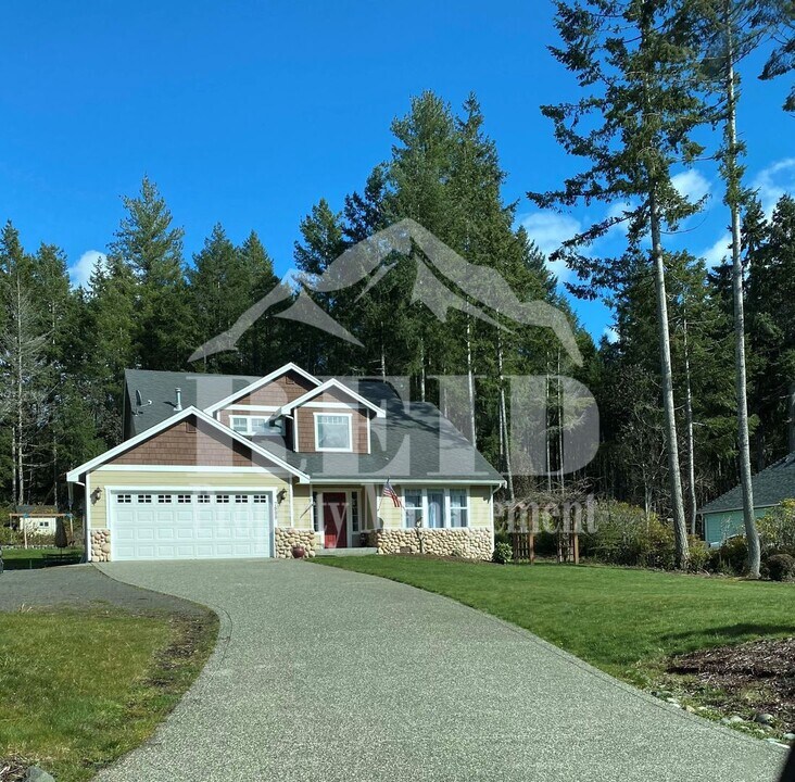 7888 Crystal Manor Ln NW in Silverdale, WA - Building Photo
