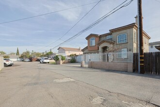 8287 Lampson Ave in Garden Grove, CA - Building Photo - Building Photo