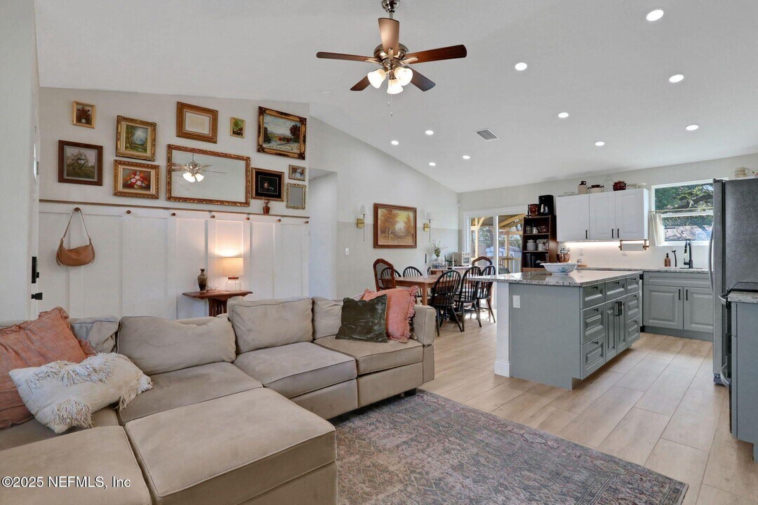 11604 Sail Ave in Jacksonville, FL - Building Photo