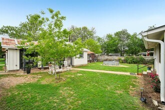 801 Bishop St in Smithville, TX - Building Photo - Building Photo