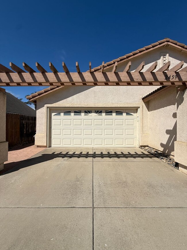 2459 Teelynn Ave in Santa Maria, CA - Building Photo - Building Photo