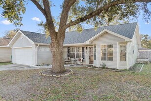 908 Emily Cir in Fort Walton Beach, FL - Building Photo