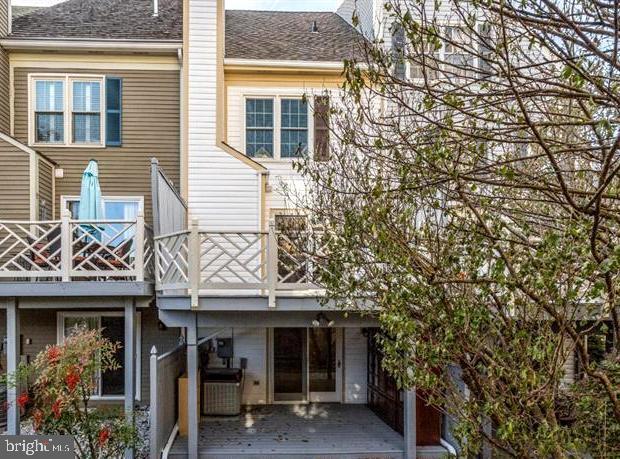 12859 Mill House Ct in Woodbridge, VA - Building Photo