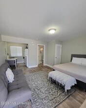 1664 Beach Blvd, Unit 37 in Biloxi, MS - Foto de edificio - Building Photo