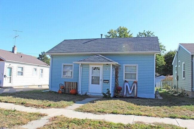 property at 1716 S 8th Ave