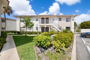 3258 Coral Ridge Dr in Coral Springs, FL - Building Photo