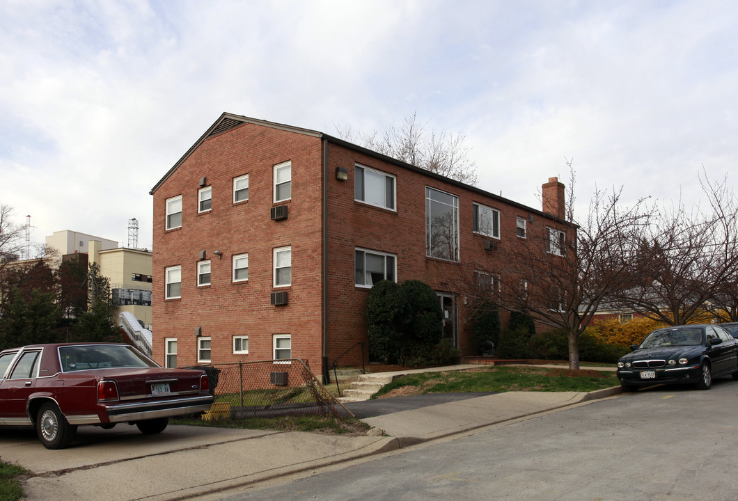 2012 S 6th St in Arlington, VA - Building Photo