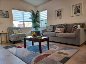 4620 Bear Island Ct in Las Vegas, NV - Building Photo - Building Photo