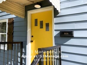 910 E Washington St in Howell, MI - Foto de edificio - Building Photo