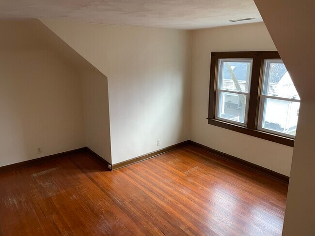 1507 Riverview Drive in Endicott, NY - Building Photo - Building Photo
