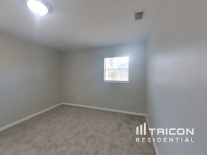 804 Heidi Rd in Seffner, FL - Building Photo - Building Photo