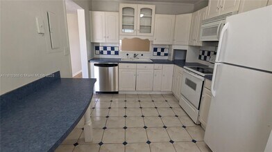 8051 Southgate Blvd in North Lauderdale, FL - Building Photo - Building Photo