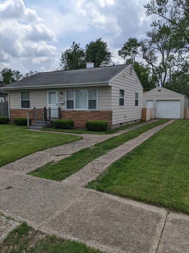 1027 S Edison Ave in South Bend, IN - Building Photo - Building Photo