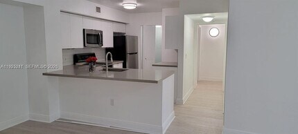 12124 St.Andrews Place, 201 in Miramar, FL - Foto de edificio - Building Photo