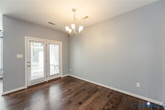 5617 Benoni Ct in Glen Allen, VA - Foto de edificio - Building Photo