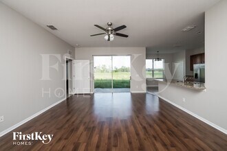 10748 Pictorial Park Dr in Tampa, FL - Building Photo - Building Photo