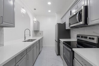 6000 Reims Rd in Houston, TX - Building Photo - Building Photo