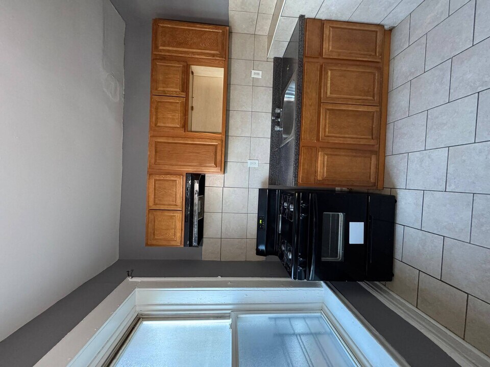 230 Roseville Ave, Unit 201 in Newark, NJ - Building Photo