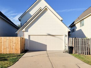 7243 Crimson Sky Dr in Houston, TX - Building Photo - Building Photo