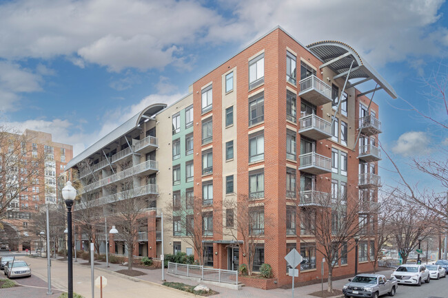 The Hartford Condominium in Arlington, VA - Building Photo - Building Photo