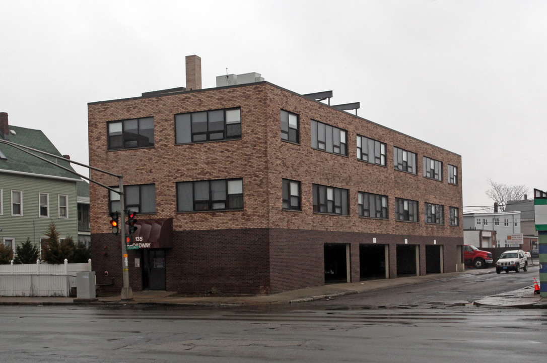 135 Broadway in Everett, MA - Building Photo