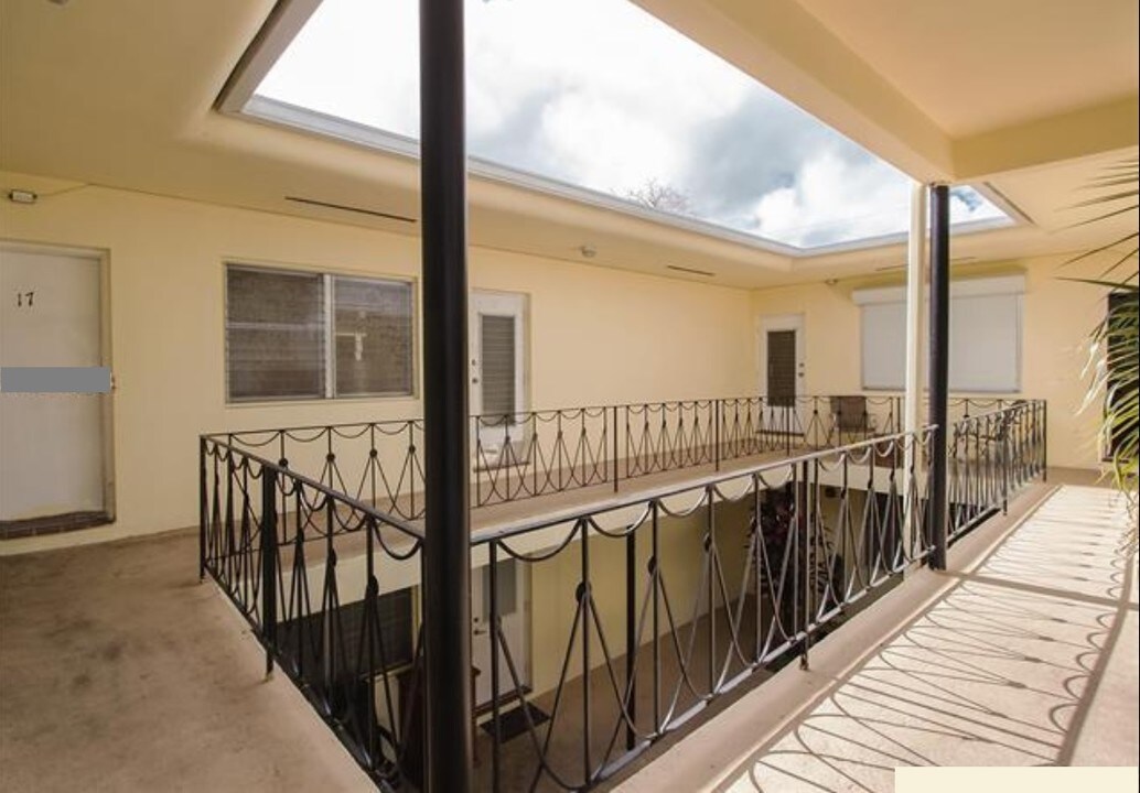 70 NW 77th St in Miami, FL - Building Photo