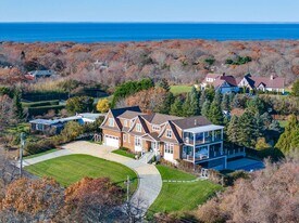 21 N Farragut Rd in Montauk, NY - Building Photo