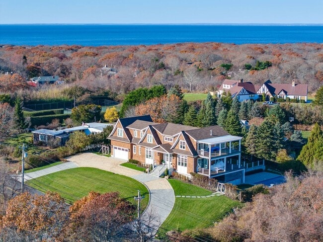 property at 21 N Farragut Rd