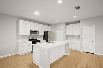6807 Tiznow Ln in Buda, TX - Building Photo - Building Photo