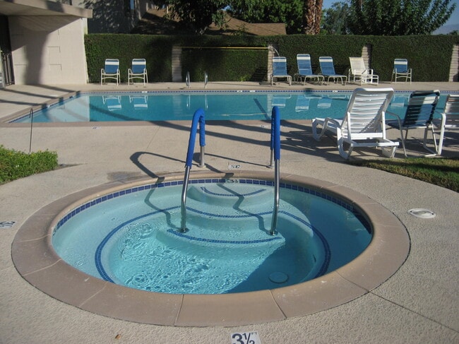 72673 Raven Rd, Unit #4 in Palm Desert, CA - Building Photo - Building Photo