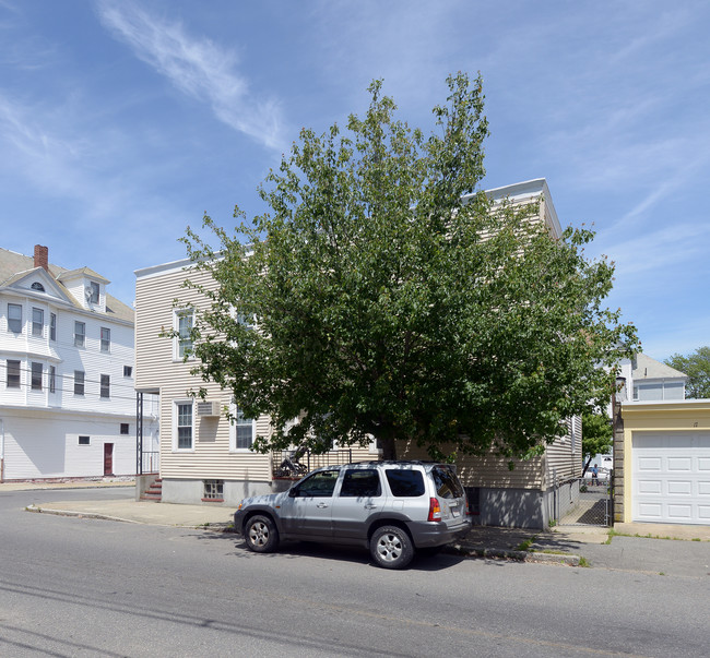 500-502 N Front St in New Bedford, MA - Building Photo - Building Photo