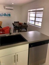 220 Meridian Ave in Miami Beach, FL - Building Photo - Building Photo