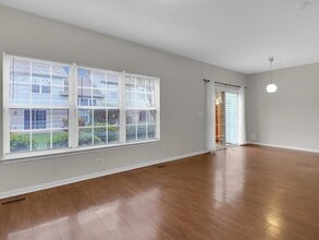 10089 Thornton Way in Huntley, IL - Building Photo - Building Photo