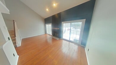 43835 Coachmaker Dr in Sterling Heights, MI - Building Photo - Building Photo