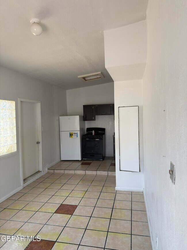 2920 Myles St in El Paso, TX - Building Photo - Building Photo