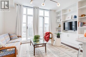 901 Queen St W in Toronto, ON - Building Photo - Building Photo