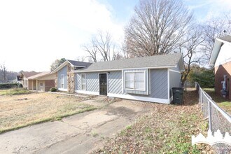 5343 Cedar Bluff Dr in Memphis, TN - Building Photo - Building Photo
