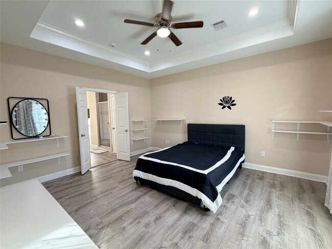 8002 Brandon St in Houston, TX - Building Photo - Building Photo