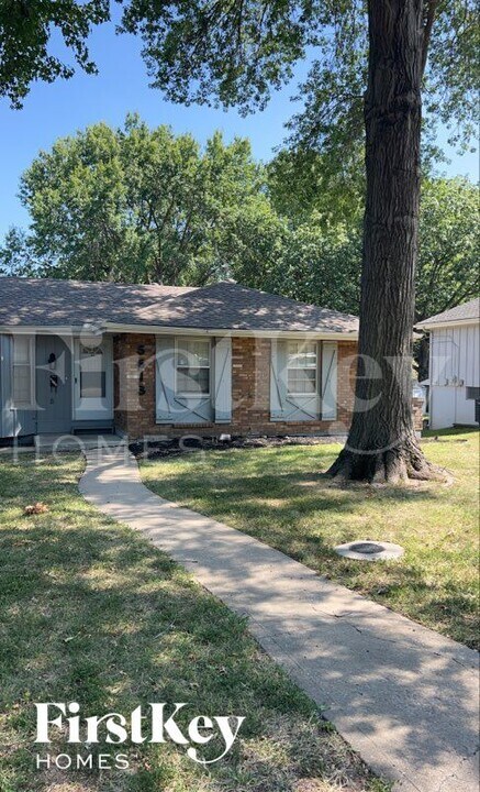 5613 Manning Ave in Raytown, MO - Building Photo
