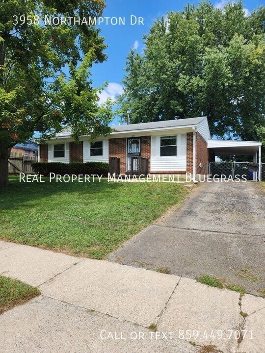 3958 Northampton Dr in Lexington, KY - Building Photo