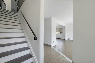 2413 Hammett Ave in Fort Lee, NJ - Building Photo - Building Photo