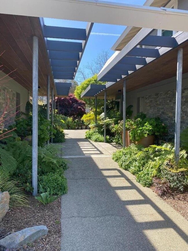 111 Elm St in San Mateo, CA - Building Photo - Building Photo