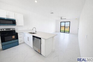 1127 Homer Ave S in Lehigh Acres, FL - Building Photo