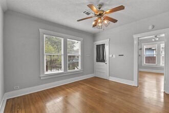 3912 Bering St in Houston, TX - Building Photo - Building Photo