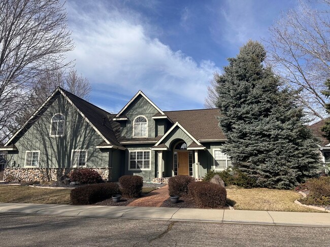 property at 2468 E Oakborough Ct