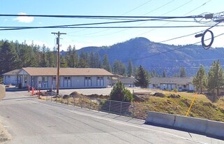 466 Thornton Dr in Republic, WA - Building Photo