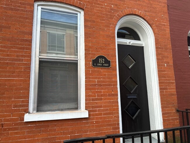 152 E James St, Unit 2 in Lancaster, PA - Building Photo - Building Photo