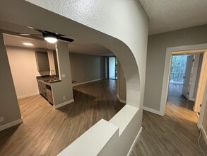 Hancock Villa in Los Angeles, CA - Foto de edificio - Building Photo