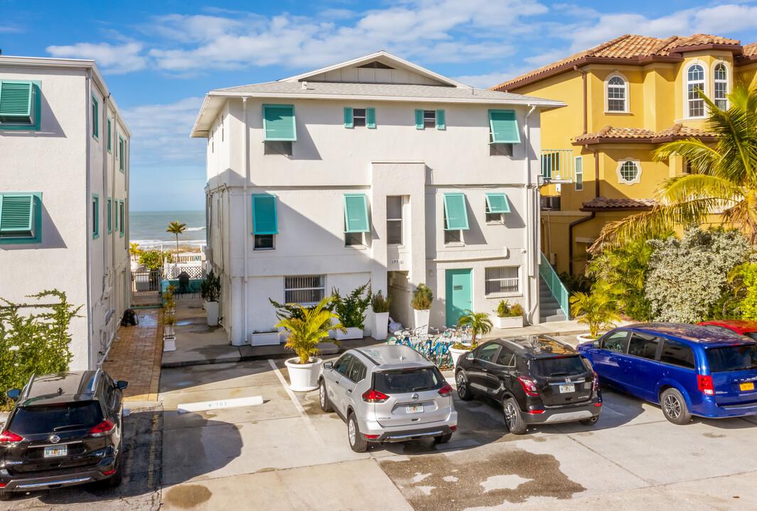 19310 Gulf Blvd in Indian Shores, FL - Building Photo